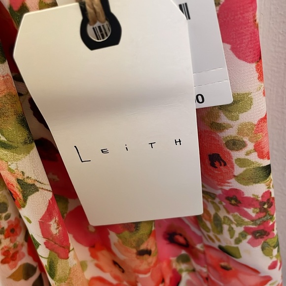 Romper - Picture 2 of 8